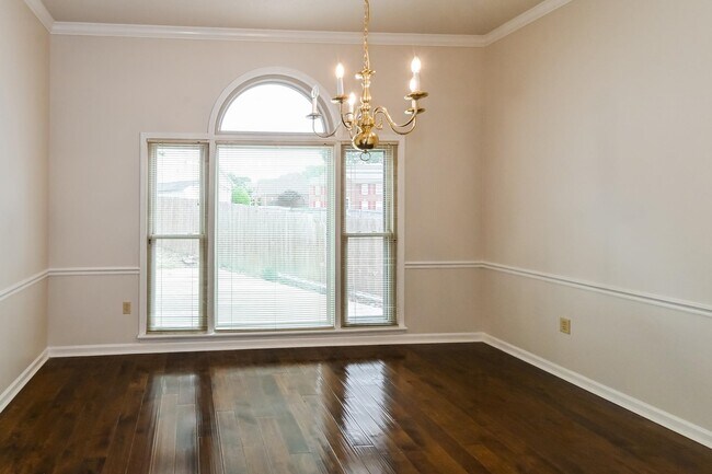 Foto del edificio - 4415 Richmond Cir S