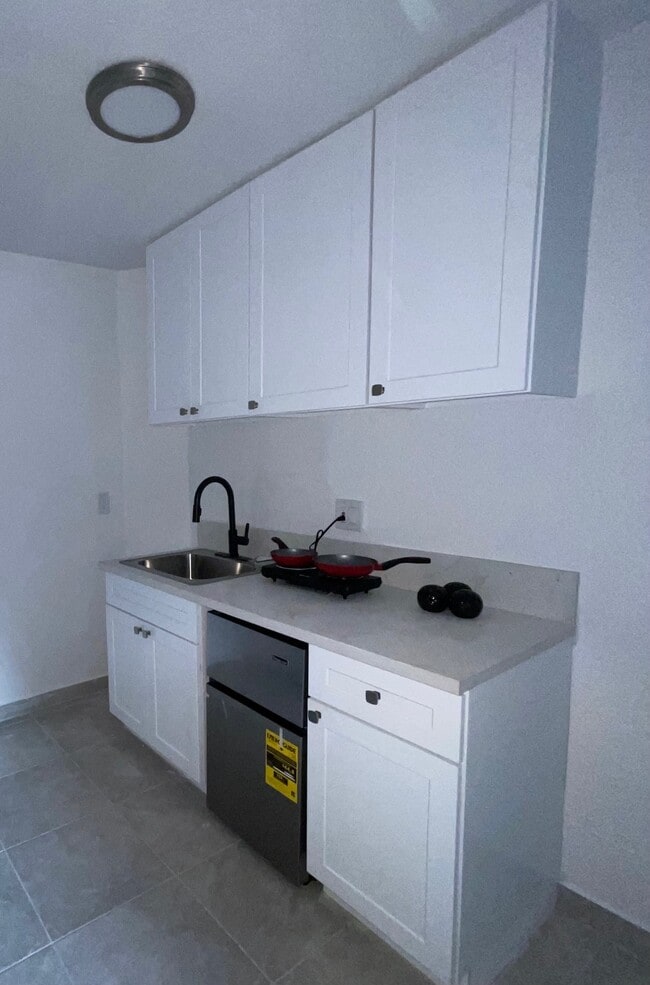 Foto del edificio - Zelzah Avenue Apartments