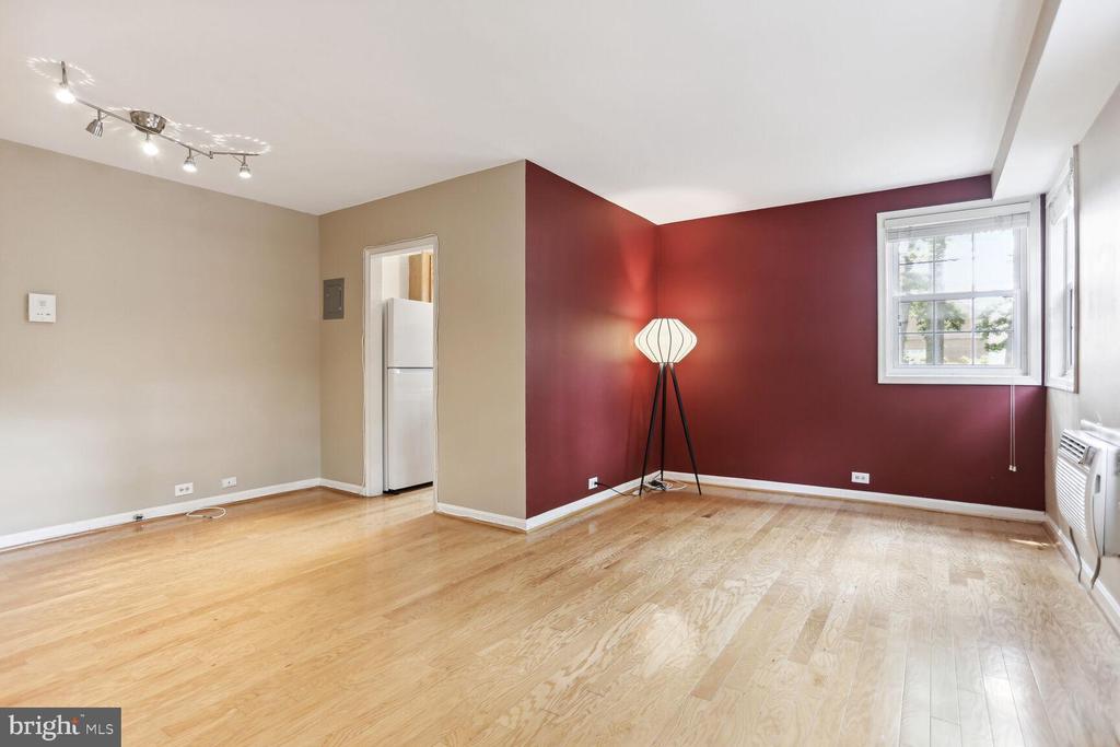 Primary Photo - 209 N Trenton St