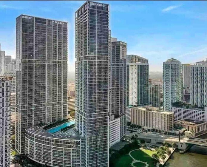 Primary Photo - 475 Brickell Ave