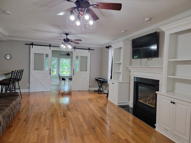 Building Photo - Knoxville 37922 - 4 bedroom, 2.5 bath home...