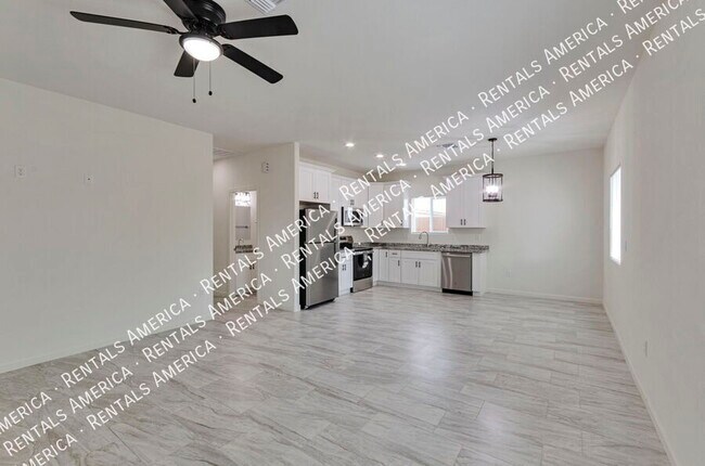 Foto del edificio - 3727 N Stone Ave