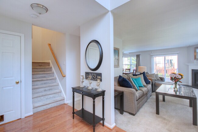 Building Photo - 3673 Clauss Dr