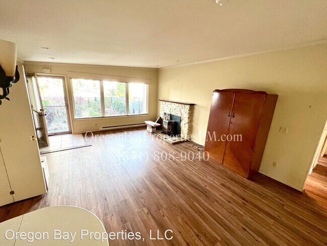 Building Photo - 3 br, 2 bath House - 2115 California Ave