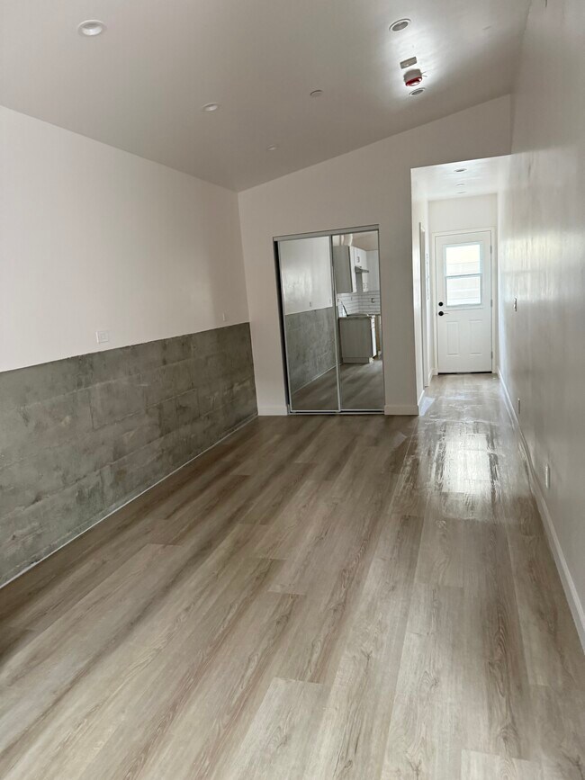 Foto del edificio - 3059 Sycamore Ave