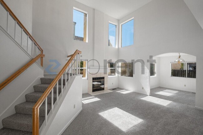 Foto del edificio - 511 Floyd Ct