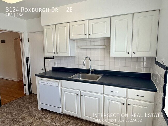 Foto del edificio - 8124 Roxburgh Dr