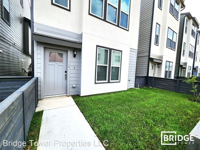 Building Photo - 4 br, 3.5 bath House - 18508 Centro Row