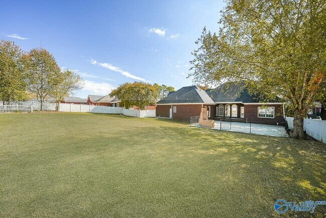 Foto del edificio - 117 Thomas Woods Ct