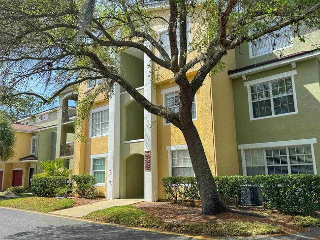 Foto del edificio - 1005 Bella Vista Blvd