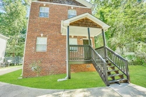 Building Photo - 1408 Willow Trail SW