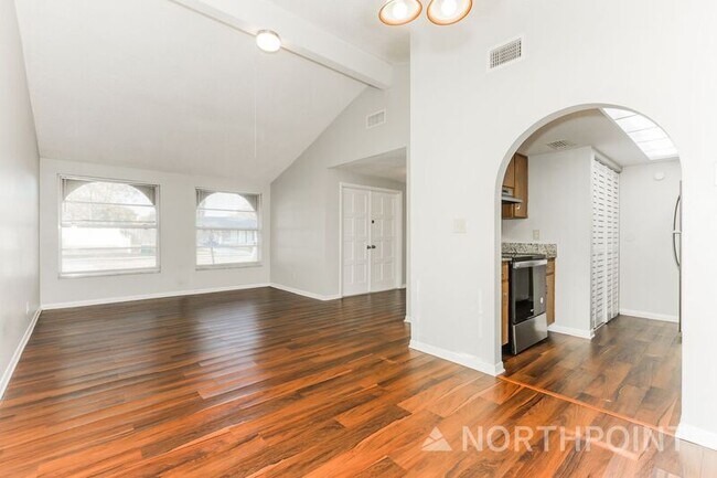 Foto del edificio - 601 Highview Terrace S