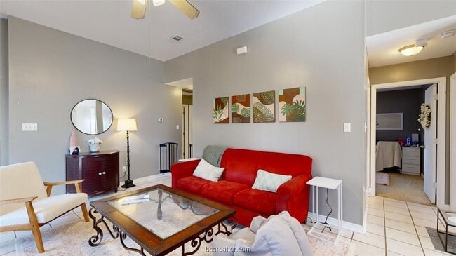 Building Photo - 806 Azalea Ct