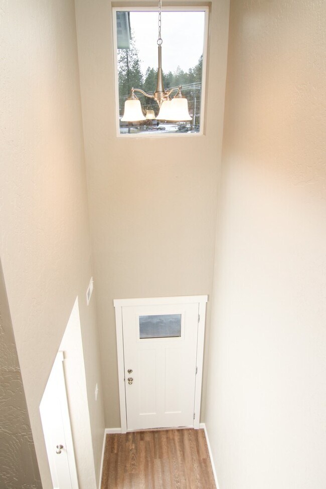 Foto del edificio - Modern Two Story Duplex for rent in Spokan...