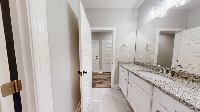 Foto del edificio - One Level Condo in North Auburn