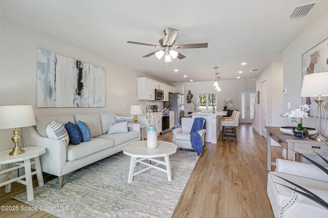 Foto del edificio - 167 Hidden Woods Place