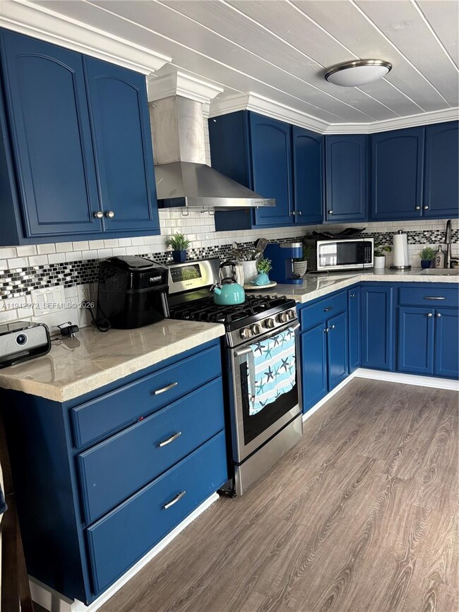 Building Photo - 124 S Bay Harbor Dr