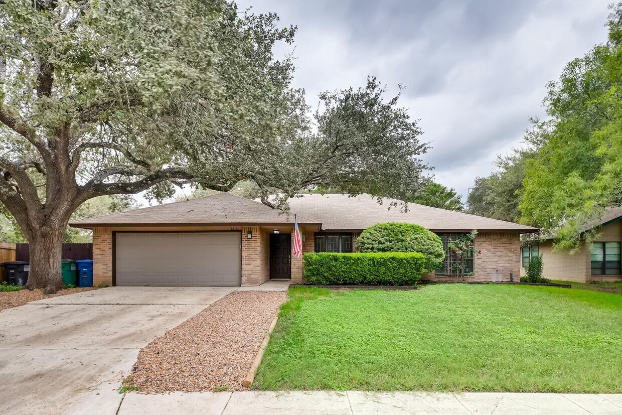 Primary Photo - Spacious floor plan in established neighbo...