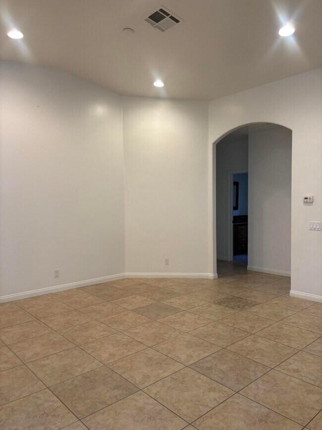 Building Photo - 53540 Avenida Rubio