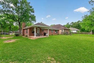 Building Photo - 1017 Pin Oak Dr