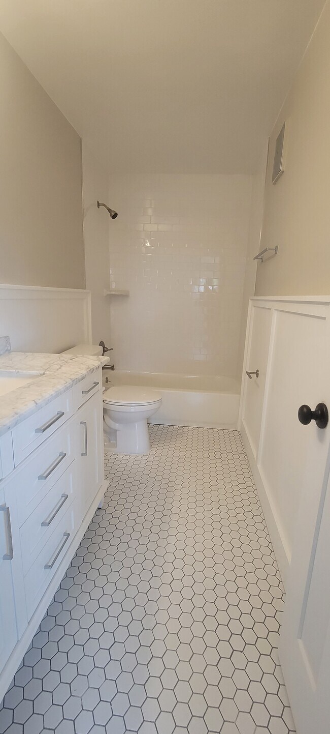 Courtyard at Sloans Lake Apartments in Lakewood, CO