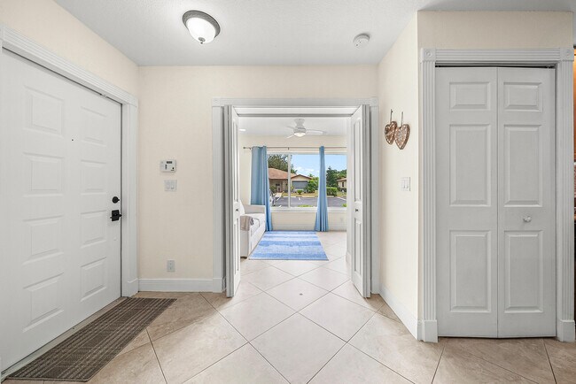 Foto del edificio - 13990 Nesting Way