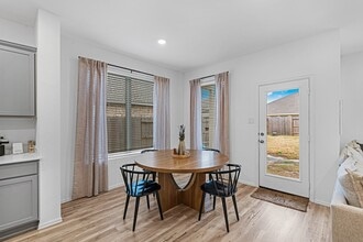 Building Photo - 4242 Sterling Vw Blvd