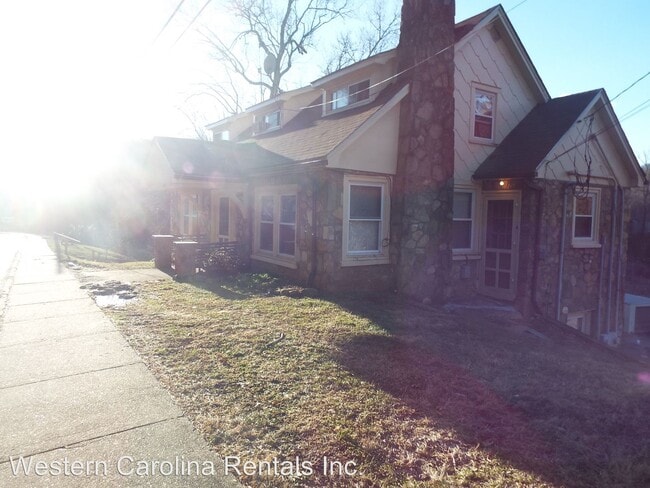 Building Photo - 296 Savannah Dr