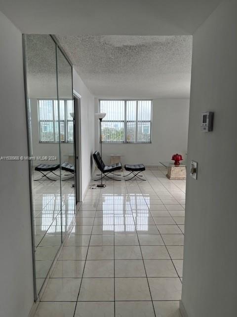 Foto principal - 5838 Collins Ave