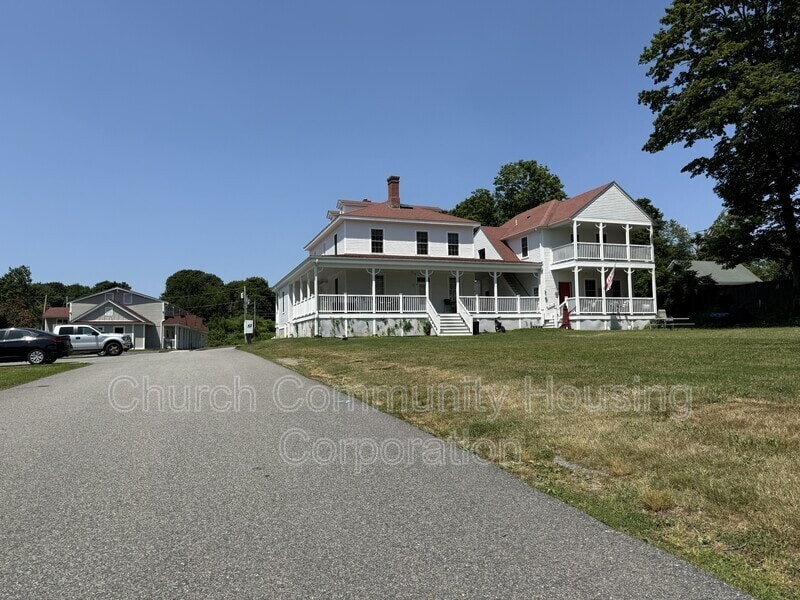 Photo - 171 Conanicus Ave