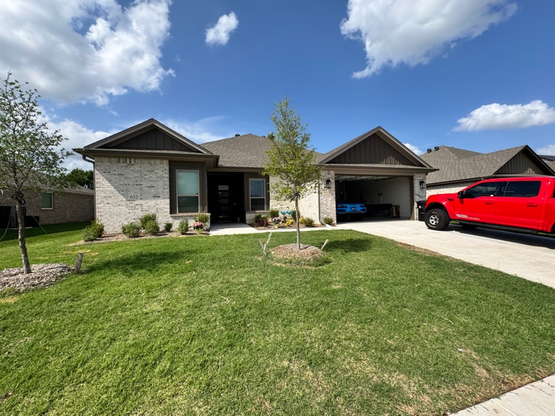 Primary Photo - 632 Mooney Dr