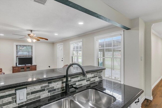 Building Photo - 3702 Travis Dr