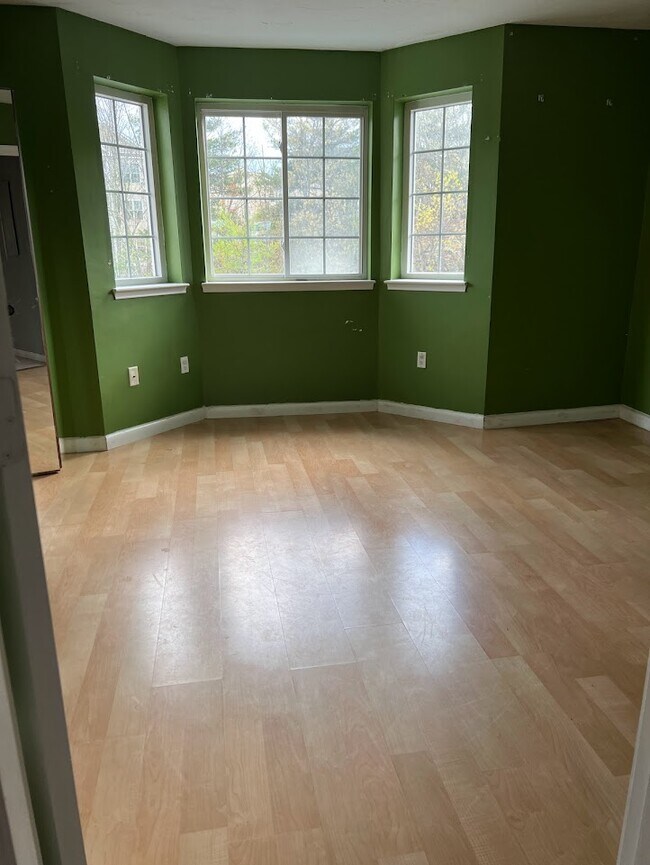 Building Photo - 122 Tall Oaks Dr