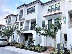 Building Photo - 11717 SW 13th Ct