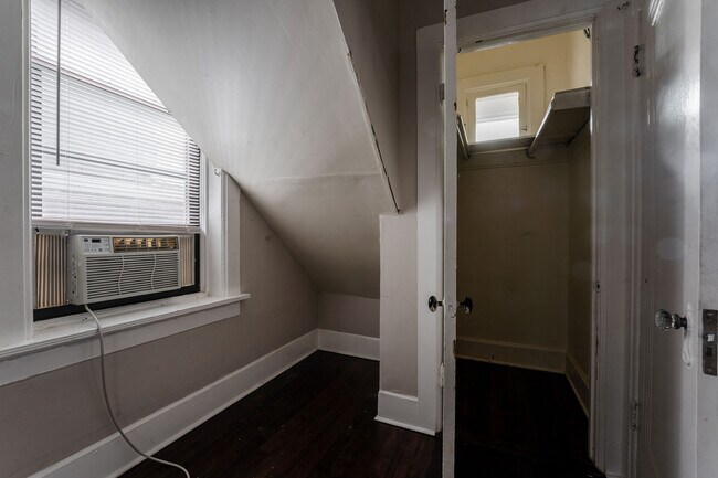 Foto del edificio - 2031 W Moffat St
