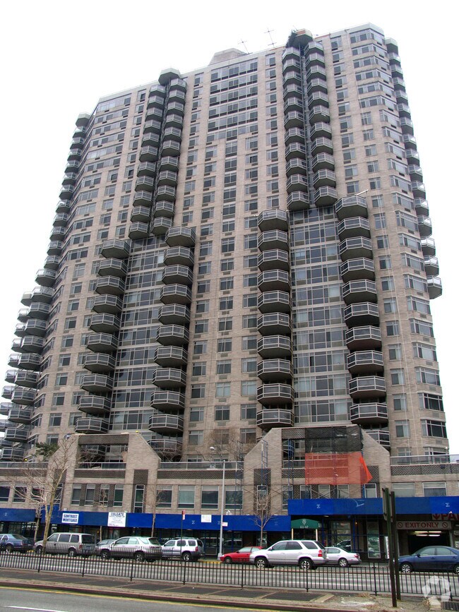The Pinnacle Apartments Forest Hills, NY