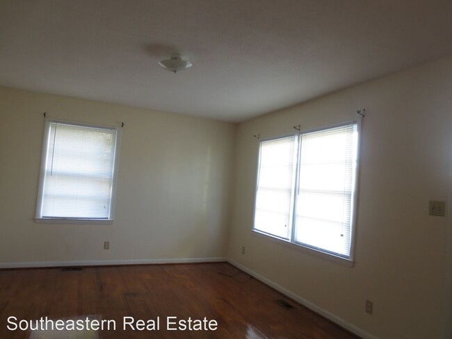 Building Photo - 3 br, 1 bath House - 10 Church St