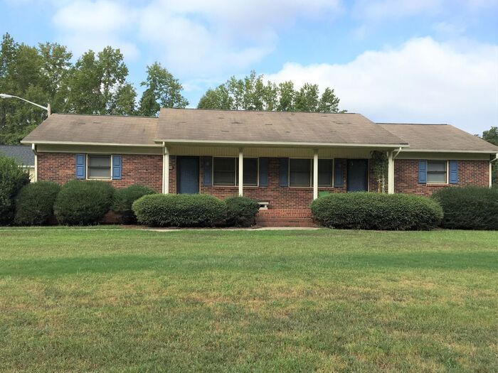 Primary Photo - 200 Pinkney Rd