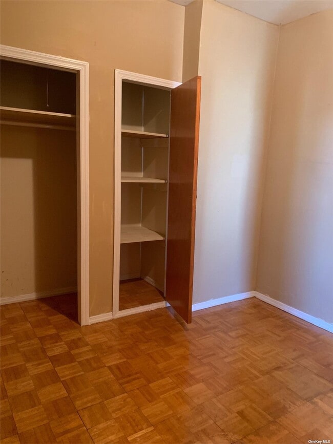 Foto del edificio - 912 E 89th St
