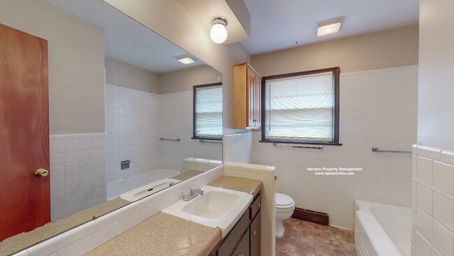 Building Photo - 2731 S Pattie St