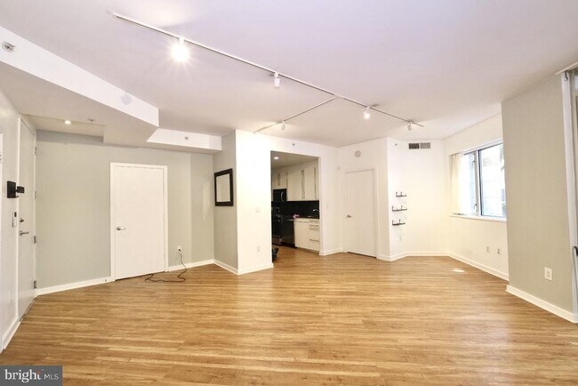Foto del edificio - 1300 13th St NW