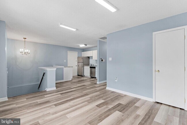 Building Photo - 6107 L St