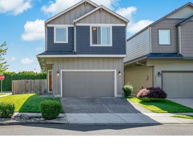 Front - 2513 NE 131st Ct