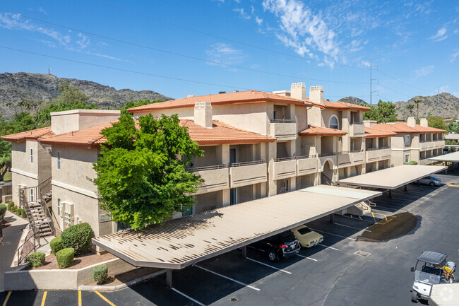 Building Photo - The Pointe Resort Condominiums