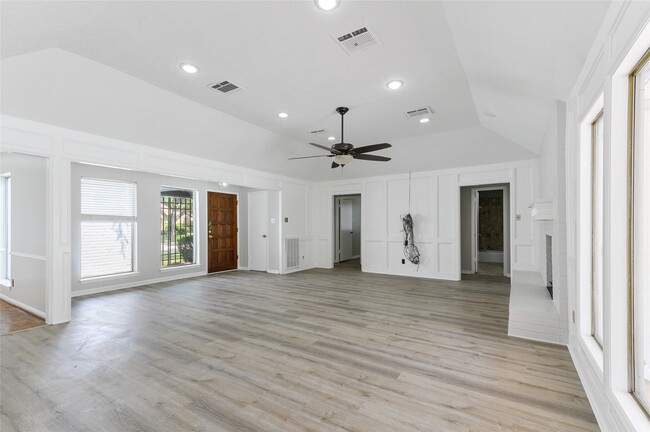Building Photo - 1022 Arrow Hill Rd