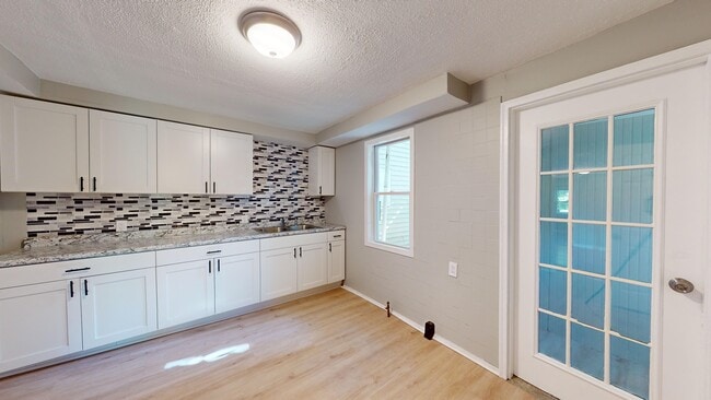 Building Photo - 3063 W 47th St