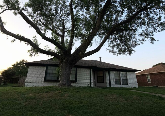 Building Photo - Allen | 3 Bed 2 Bath | Single Family Home ...