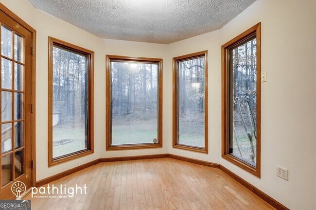Building Photo - 130 Windhaven Ct