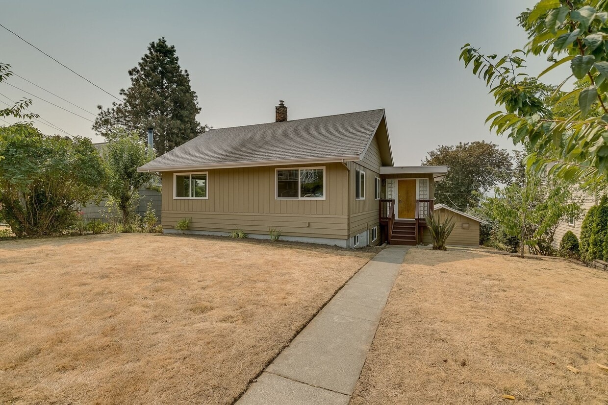 Water View Kirkland home West of Market street! - Water View Kirkland home West of Market st...