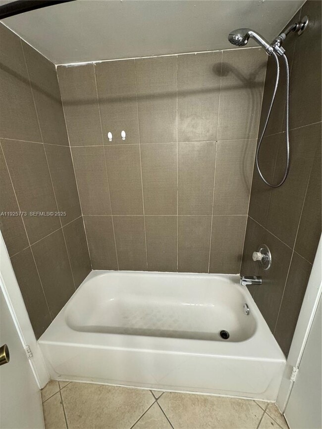 Foto del edificio - 1460 Jefferson Dr